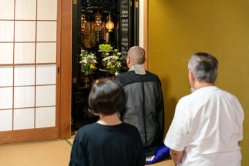家での読経イメージ